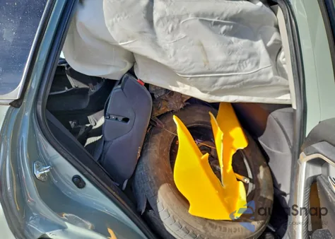 2022 Toyota Rav4 Xle z USA, uszkodzony, nr VIN 2T3W1RFV6NW217585